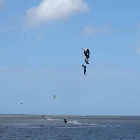 Kapitanskajute In Dornumersiel